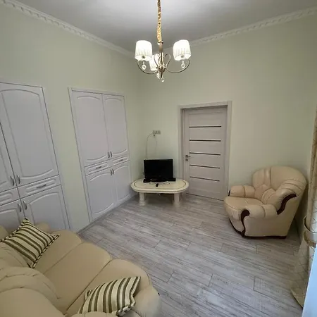 для 4х около костела елизаветы * Львів