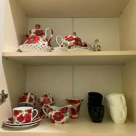 для 4х около костела елизаветы